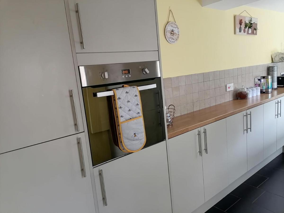 Tynant House- Modern 3 Bed House- City Centre And Free Parking คาร์ดิฟฟ์ ภายนอก รูปภาพ