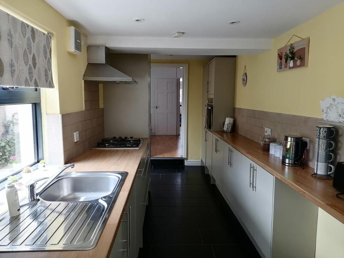 Tynant House- Modern 3 Bed House- City Centre And Free Parking คาร์ดิฟฟ์ ภายนอก รูปภาพ