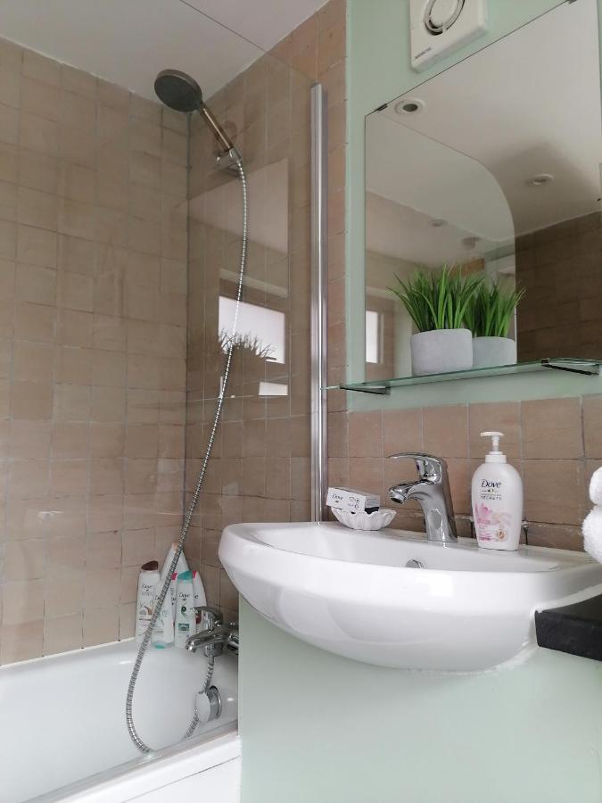 Tynant House- Modern 3 Bed House- City Centre And Free Parking คาร์ดิฟฟ์ ภายนอก รูปภาพ