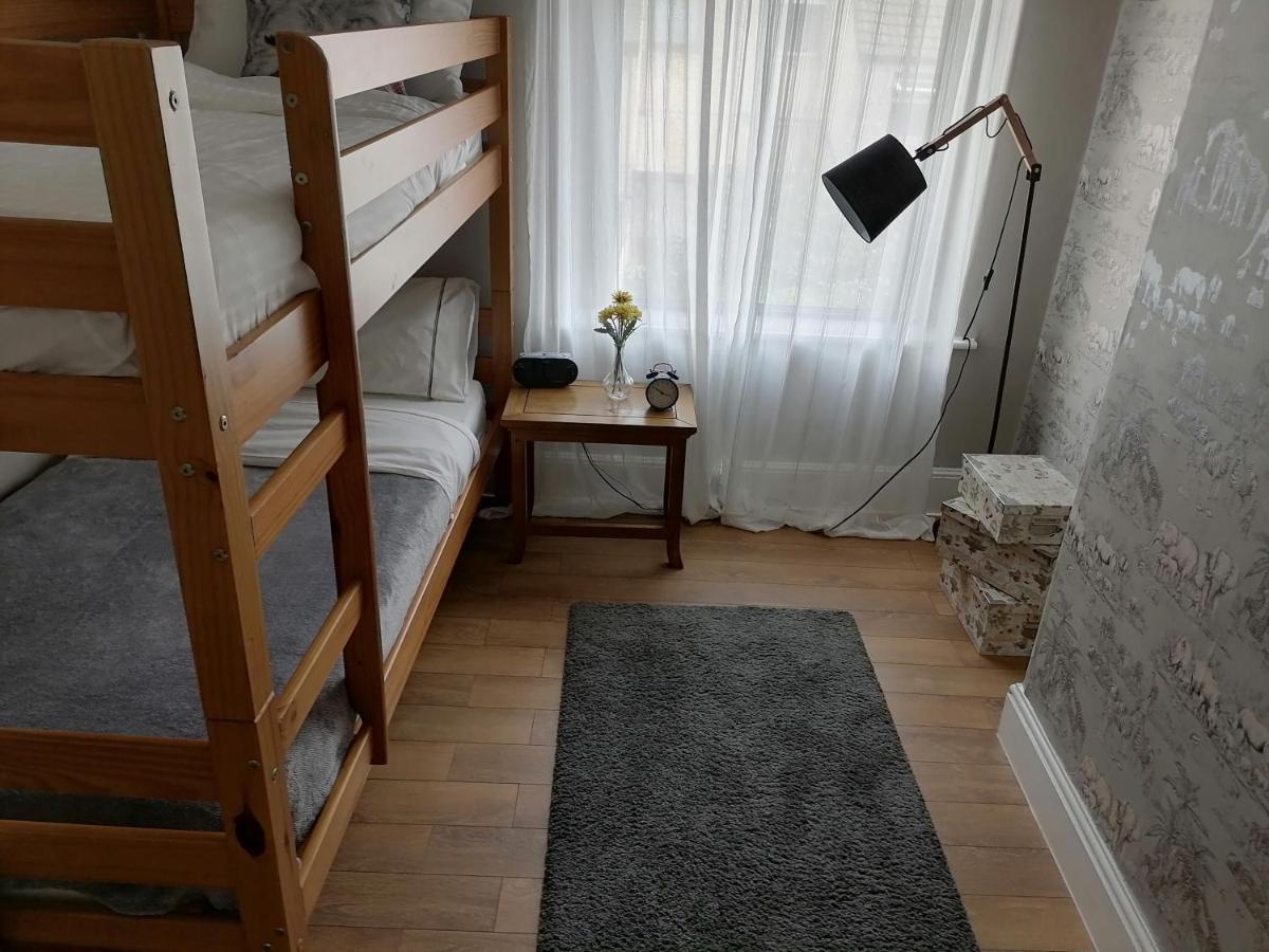 Tynant House- Modern 3 Bed House- City Centre And Free Parking คาร์ดิฟฟ์ ภายนอก รูปภาพ