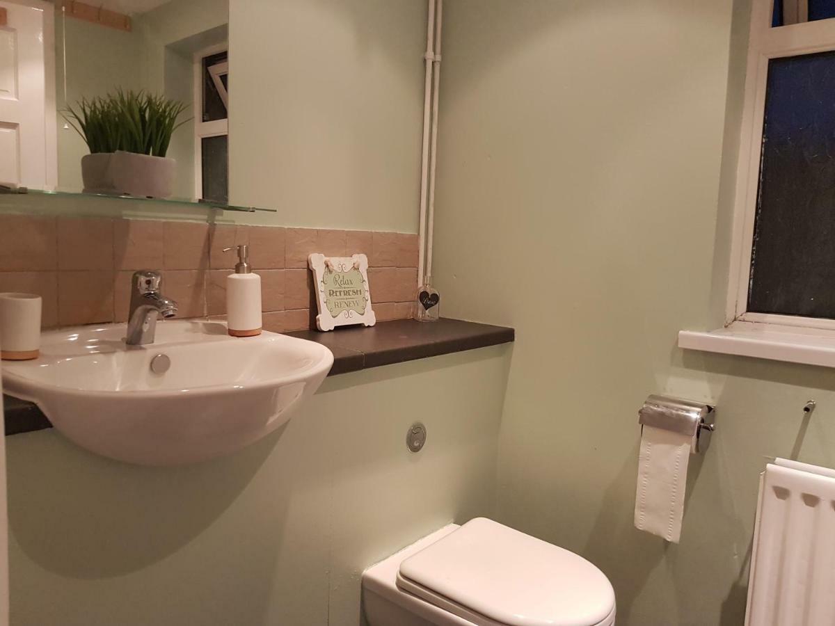 Tynant House- Modern 3 Bed House- City Centre And Free Parking คาร์ดิฟฟ์ ภายนอก รูปภาพ